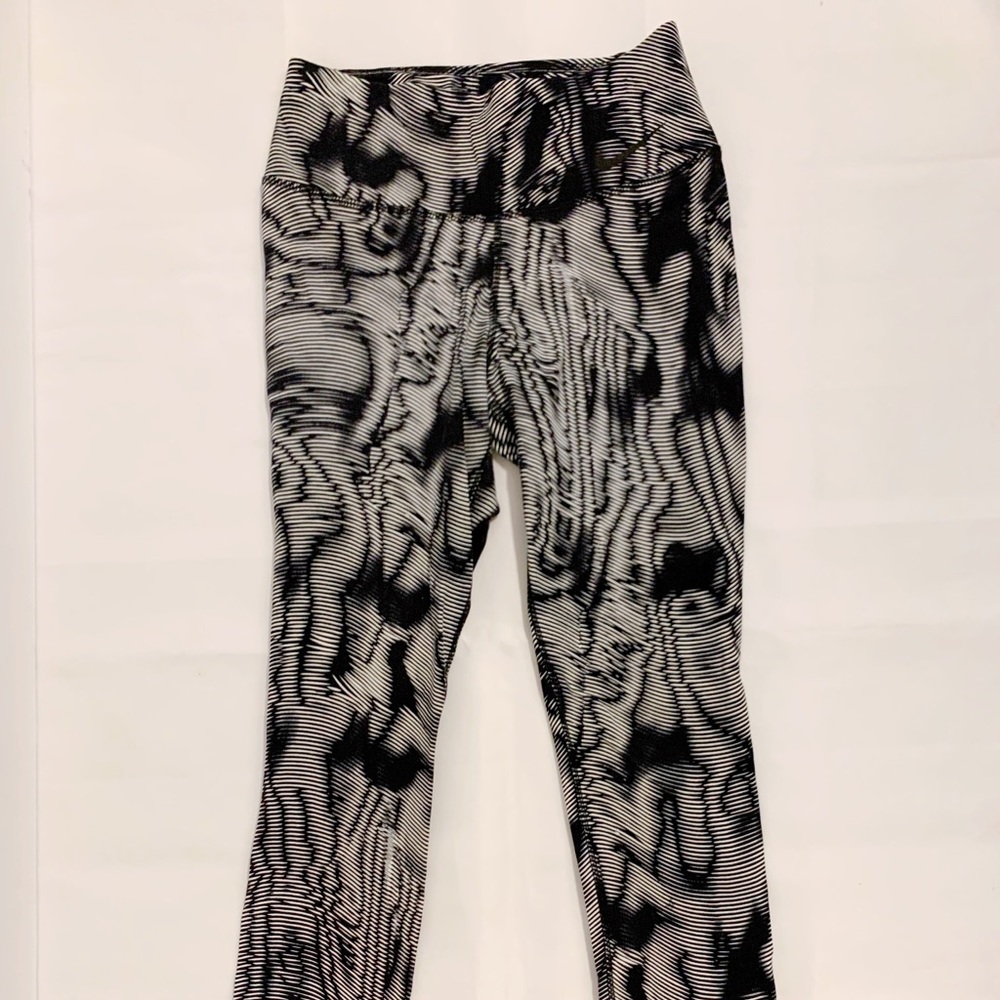 Nike Full-Length Legendary Waves Training Tights